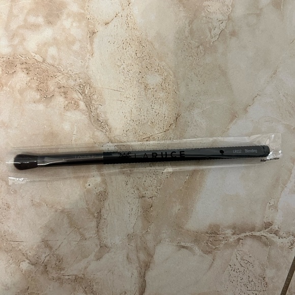 LARUCE LR112 Blending Brush - Picture 5 of 6